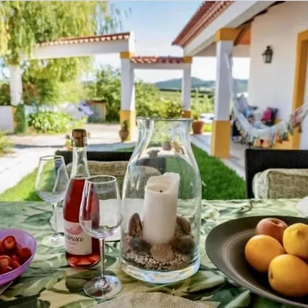 Casa de Férias Sleeps 8 With Pool & Horses *