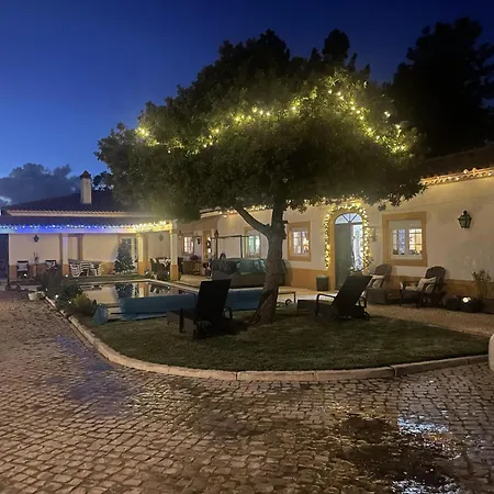 Casa de Férias Sleeps 8 With Pool & Horses Alcobaça